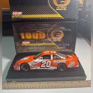NASCAR Tony Stewart #20 Home Depot 1:25 elite collectors Pontiac